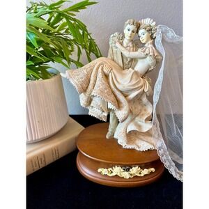 Vintage Enesco White Lace Promises Music Box #873 COA